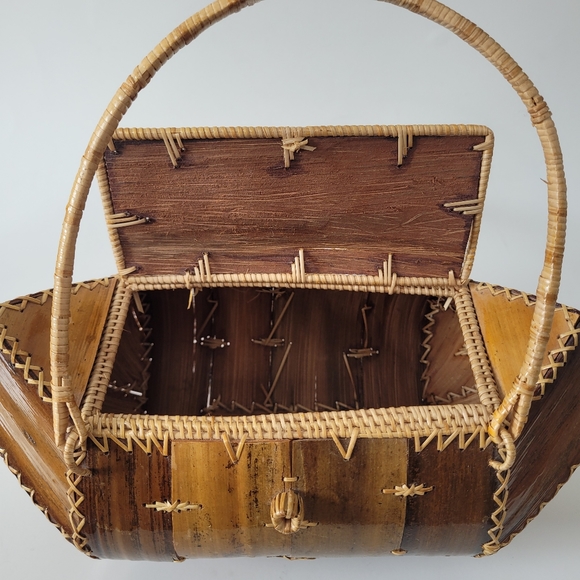 Vintage handmade footed wooden box handbag - Picture 7 of 14
